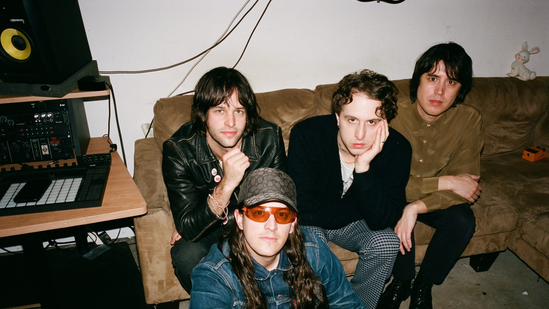 Beach Fossils “bunny” Linterview Magic Rpm